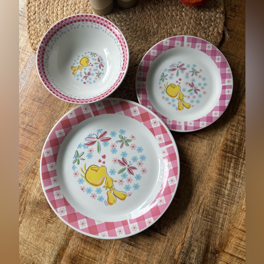Tweety bird print with pink floral design dishes